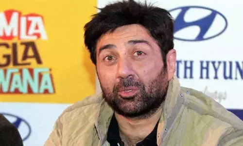 किसानों के प्रदर्शन पर अभिनेता व BJP सांसद सनी देओल ने तोड़ी चुप्पी, दिया बड़ा बयान किसानों के प्रदर्शन पर अभिनेता व BJP सांसद सनी देओल ने तोड़ी चुप्पी, दिया बड़ा बयान