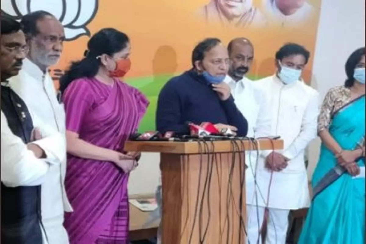 BJP में शामिल हुईं दक्षिण भारतीय फिल्मों की अमिताभ बच्चन कहलाने वाली विजयशांति BJP में शामिल हुईं दक्षिण भारतीय फिल्मों की अमिताभ बच्चन कहलाने वाली विजयशांति