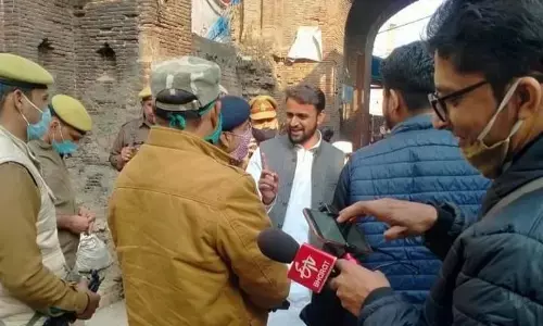 CAA NPR व संभावित NRC पर ख़ामोश रहने वाले भी जागे, सपाइयों और योगी सरकार के बीच देखीं गई एक बार फिर नूरा कुश्ती CAA NPR व संभावित NRC पर ख़ामोश रहने वाले भी जागे, सपाइयों और योगी सरकार के बीच देखीं गई एक बार फिर नूरा कुश्ती
