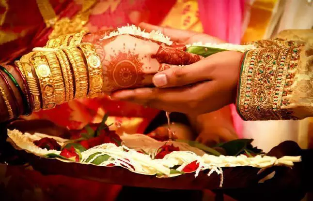 UP: फिरोजाबाद में शादी के 10 दिन बाद दूल्हे की मौत, दुल्हन समेत 9 लोगों को निकला कोरोना