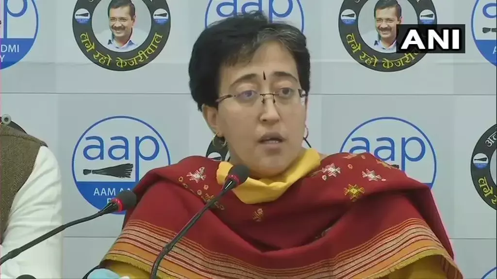 आप का बड़ा आरोप, BJP के गुंडों को भेजकर सिसोदिया के परिवार को मारने का प्रयास किया गया आप का बड़ा आरोप, BJP के गुंडों को भेजकर सिसोदिया के परिवार को मारने का प्रयास किया गया