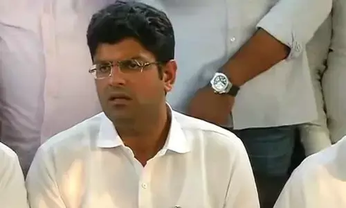 हरियाणा के डिप्टी CM दुष्यंत चौटाला बोले- किसानों को एमएसपी की गारंटी नहीं दिला सका तो पद छोड़ दूंगा हरियाणा के डिप्टी CM दुष्यंत चौटाला बोले- किसानों को एमएसपी की गारंटी नहीं दिला सका तो पद छोड़ दूंगा