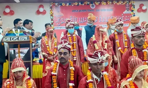 मुख्यमंत्री सामूहिक विवाह योजना के तहत धूमधाम से हुए गरीब बेटियों के विवाह मुख्यमंत्री सामूहिक विवाह योजना के तहत धूमधाम से हुए गरीब बेटियों के विवाह