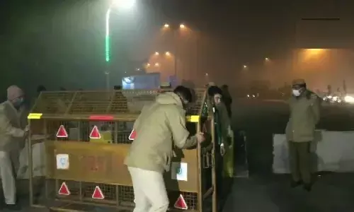 राजनाथ से मुलाकात के बाद किसानों ने खोला दिल्ली-नोएडा बॉर्डर राजनाथ से मुलाकात के बाद किसानों ने खोला दिल्ली-नोएडा बॉर्डर