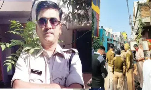 рдкреБрд▓рд┐рд╕рдХрд░реНрдореА рдФрд░ рдЙрдирдХреА рдкрддреНрдиреА рдХреА рдЪрд╛рдХреВ рд╕реЗ рдЧреЛрджрдХрд░ рд╣рддреНрдпрд╛, рдХрдорд░реЗ рдореЗрдВ рдкреЬреА рдереА рдЦреВрди рд╕реЗ рд╕рдиреА рд▓рд╛рд╢ рдкреБрд▓рд┐рд╕рдХрд░реНрдореА рдФрд░ рдЙрдирдХреА рдкрддреНрдиреА рдХреА рдЪрд╛рдХреВ рд╕реЗ рдЧреЛрджрдХрд░ рд╣рддреНрдпрд╛, рдХрдорд░реЗ рдореЗрдВ рдкреЬреА рдереА рдЦреВрди рд╕реЗ рд╕рдиреА рд▓рд╛рд╢