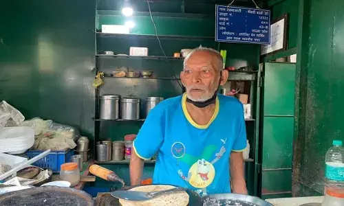 बाबा का ढाबा चलाने वाले कांता प्रसाद को मिल रही है जान से मारने की धमकी! शिकायत दर्ज बाबा का ढाबा चलाने वाले कांता प्रसाद को मिल रही है जान से मारने की धमकी! शिकायत दर्ज