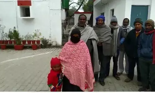 लापता बच्ची को सकुशल पुलिस ने बरामद किया लापता बच्ची को सकुशल पुलिस ने बरामद किया