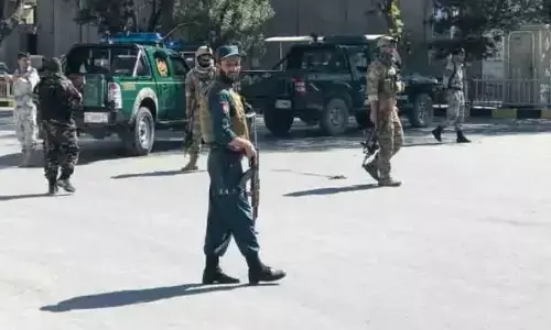 अफगानिस्तान में कुरान पढ़ रहे लोगों पर आतंकी हमला, धमाके में कम से कम 15 लोगों की मौत अफगानिस्तान में कुरान पढ़ रहे लोगों पर आतंकी हमला, धमाके में कम से कम 15 लोगों की मौत