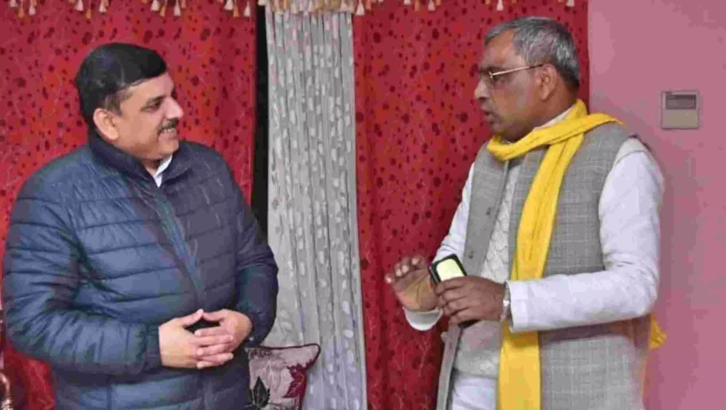 ओवैसी-शिवपाल के बाद संजय सिंह से मिले ओम प्रकाश राजभर, गठबंधन पर चर्चा ओवैसी-शिवपाल के बाद संजय सिंह से मिले ओम प्रकाश राजभर, गठबंधन पर चर्चा