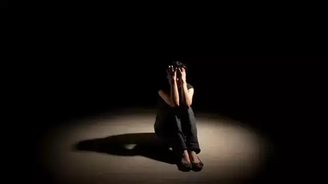 युवती का फोटो और वीडियो किया वायरल, सेक्स करने का बनाया दबाव युवती का फोटो और वीडियो किया वायरल, सेक्स करने का बनाया दबाव