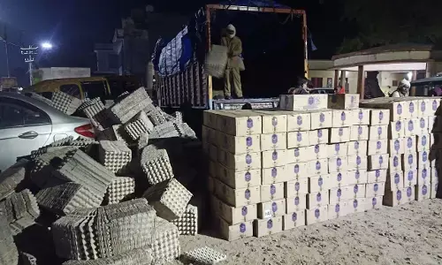 40 लाख की शराब के साथ दो तश्कर एसटीएफ ने दबोचे 40 लाख की शराब के साथ दो तश्कर एसटीएफ ने दबोचे