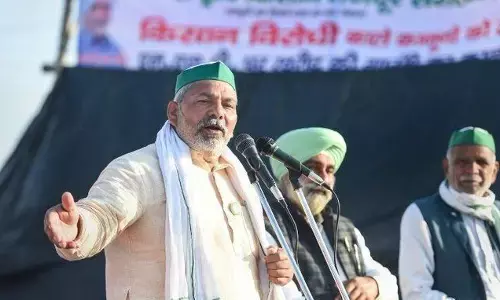 पीएम मोदी के बयान पार राकेश टिकैत का पलटवार, हमें 500 रुपए महीना की भीख नहीं MSP का हक चाहिए पीएम मोदी के बयान पार राकेश टिकैत का पलटवार, हमें 500 रुपए महीना की भीख नहीं MSP का हक चाहिए