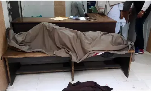 शामली: गन्ना पर्यवेक्षक की मीटिंग में पिटाई ओर फायरिंग में दो की मौत शामली: गन्ना पर्यवेक्षक की मीटिंग में पिटाई ओर फायरिंग में दो की मौत