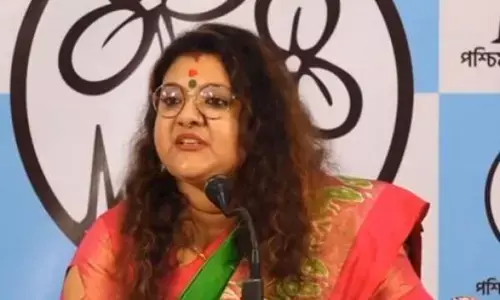 पश्चिम बंगाल में बीजेपी को झटका, BJP सांसद सौमित्र खान की पत्नी सुजाता TMC में शामिल पश्चिम बंगाल में बीजेपी को झटका, BJP सांसद सौमित्र खान की पत्नी सुजाता TMC में शामिल