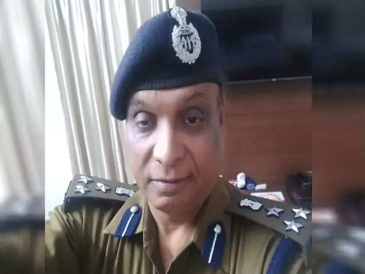 पशुधन विभाग में फर्जी टेंडर से ठगी मामले में निलंबित IPS अरविंद सेन भगोड़ा घोषित, संपत्ति होगी कुर्क! पशुधन विभाग में फर्जी टेंडर से ठगी मामले में निलंबित IPS अरविंद सेन भगोड़ा घोषित, संपत्ति होगी कुर्क!