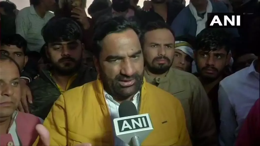 कृषि कानून के विरोध में NDA से दूर हुई एक और पार्टी, RLP ने भी छोड़ा साथ, MP हनुमान बेनीवाल ने की घोषणा कृषि कानून के विरोध में NDA से दूर हुई एक और पार्टी, RLP ने भी छोड़ा साथ, MP हनुमान बेनीवाल ने की घोषणा