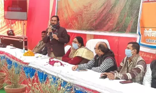 अटल जी के ब्यक्तित्व पर प्रकाश डालते एसडीएम प्रह्लाद सिंह अटल जी के ब्यक्तित्व पर प्रकाश डालते एसडीएम प्रह्लाद सिंह