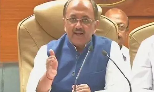 योगी के मंत्री ने दी CM केजरीवाल और डिप्टी सीएम को विकास और COVID-19 मैनेजमेंट पर बहस की चुनौती योगी के मंत्री ने दी CM केजरीवाल और डिप्टी सीएम को विकास और COVID-19 मैनेजमेंट पर बहस की चुनौती