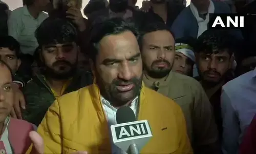 कृषि कानून के विरोध में NDA से दूर हुई एक और पार्टी, RLP ने भी छोड़ा साथ, MP हनुमान बेनीवाल ने की घोषणा कृषि कानून के विरोध में NDA से दूर हुई एक और पार्टी, RLP ने भी छोड़ा साथ, MP हनुमान बेनीवाल ने की घोषणा