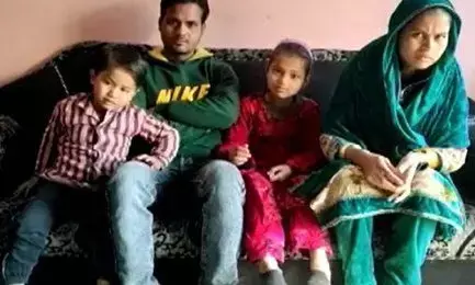 कासिम अब बना कर्मवीर, परिवार संग अपनाया हिंदू धर्म, लेकिन अब खड़ी है ये बड़ी समस्या! कासिम अब बना कर्मवीर, परिवार संग अपनाया हिंदू धर्म, लेकिन अब खड़ी है ये बड़ी समस्या!