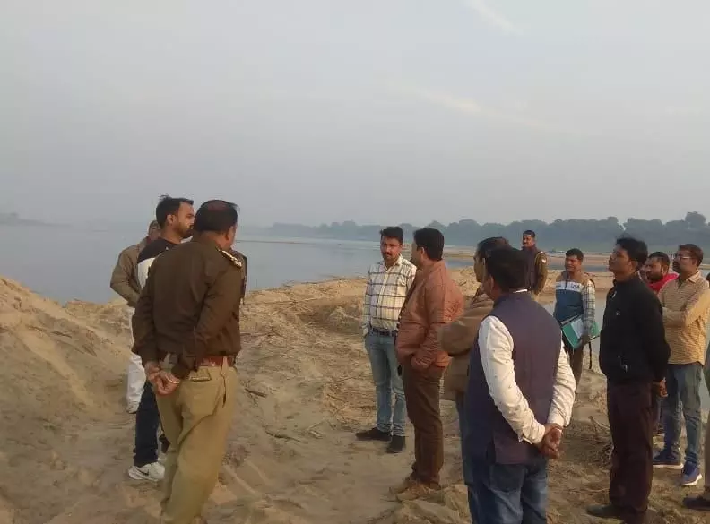 फ़तेहपुर में यमुना की जलधारा बांधने का मामला एनजीटी पहुंचा फ़तेहपुर में यमुना की जलधारा बांधने का मामला एनजीटी पहुंचा