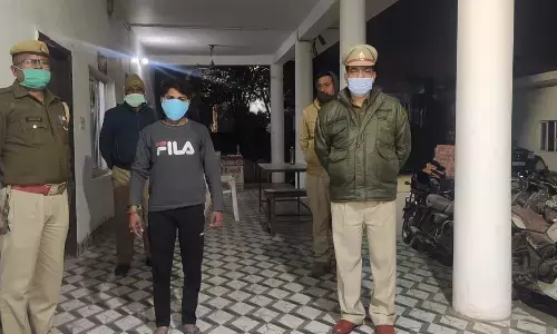 गाजियाबाद में बेखौफ बदमाशों का तांडव, सरेआम युवक की पीट-पीटकर हत्या, दो आरोपी गिरफ्तार गाजियाबाद में बेखौफ बदमाशों का तांडव, सरेआम युवक की पीट-पीटकर हत्या, दो आरोपी गिरफ्तार