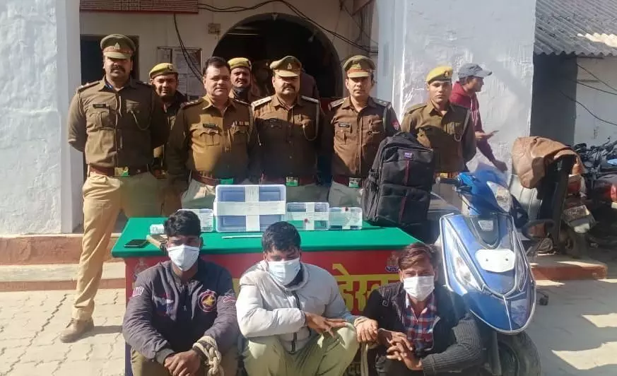 इटावा पुलिस ने किया 48 घंटे में किया लूट का खुलासा, एसएसपी ने टीम को दिया 25000 हजार का ईनाम और व्यापारी ने किया पुलिस का धन्यवाद इटावा पुलिस ने किया 48 घंटे में किया लूट का खुलासा, एसएसपी ने टीम को दिया 25000 हजार का ईनाम और व्यापारी ने किया पुलिस का धन्यवाद