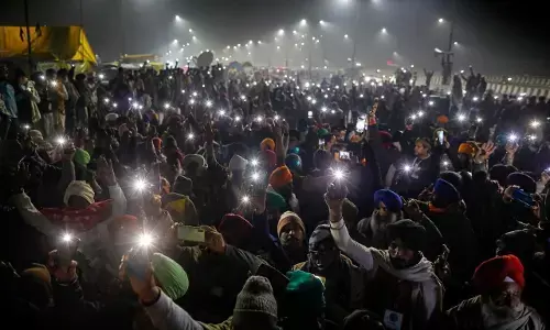 Farmers Protest : गाजीपुर बॉर्डर पर एक प्रदर्शनकारी किसान की मौत, कड़ाके की ठंड से गई जान