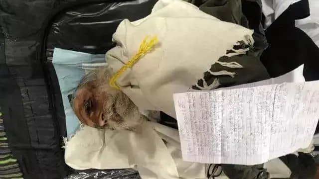 किसान आंदोलन: गाजीपुर बॉर्डर पर किसान ने की आत्महत्या, सुसाइड नोट में लिखा- शहादत बेकार ना हो किसान आंदोलन: गाजीपुर बॉर्डर पर किसान ने की आत्महत्या, सुसाइड नोट में लिखा- शहादत बेकार ना हो