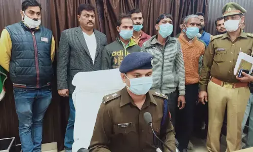 असलहा फैक्ट्री सहित तीन शातिर पुलिस के हत्थे चढ़े असलहा फैक्ट्री सहित तीन शातिर पुलिस के हत्थे चढ़े