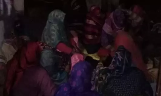 कोल्हू पर काम कर रहे मजदूर का कुर्ता आया कोल्हू के पाटे में आने से मौत, परिवार में मचा कोहराम