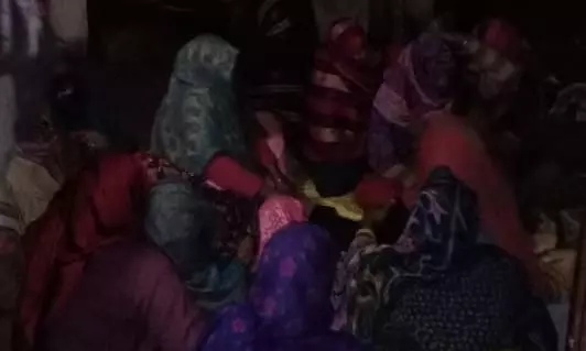 कोल्हू पर काम कर रहे मजदूर का कुर्ता आया कोल्हू के पाटे में आने से मौत, परिवार में मचा कोहराम कोल्हू पर काम कर रहे मजदूर का कुर्ता आया कोल्हू के पाटे में आने से मौत, परिवार में मचा कोहराम