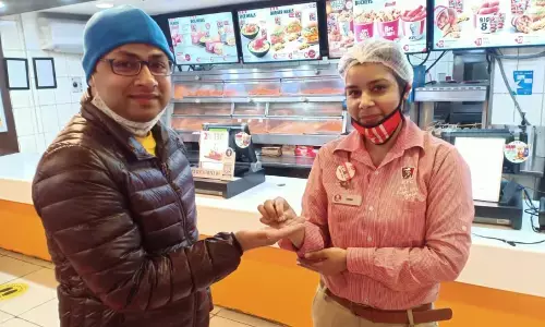 डीएम साहब की गुम हुई सगाई की अंगूठी, KFC में ऐसे मिली वापस डीएम साहब की गुम हुई सगाई की अंगूठी, KFC में ऐसे मिली वापस