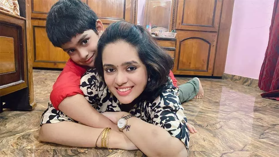 महिला डॉक्टर ने पहले ली 7 साल के बेटे की जान, फिर की आत्महत्या, इस बजह से उठाया ऐसा खौफनाक कदम? महिला डॉक्टर ने पहले ली 7 साल के बेटे की जान, फिर की आत्महत्या, इस बजह से उठाया ऐसा खौफनाक कदम?