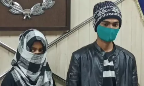 UP : प्यार में बाधा बन रहे पिता की बेटी ने ही करवाई हत्या, प्रेमी ने कुल्हाड़ी से काट डाला, ऐसे हुआ खुलासा UP : प्यार में बाधा बन रहे पिता की बेटी ने ही करवाई हत्या, प्रेमी ने कुल्हाड़ी से काट डाला, ऐसे हुआ खुलासा