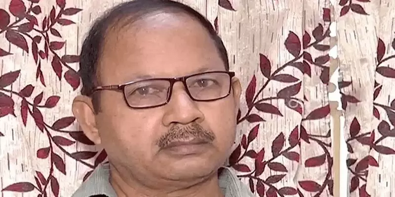 जय किशोर प्रधान ने 64 वर्ष की उम्र में पास की नीट की परीक्षा, सरकार को बदलनी पड़ी डॉ बनने की उम्र सीमा जय किशोर प्रधान ने 64 वर्ष की उम्र में पास की नीट की परीक्षा, सरकार को बदलनी पड़ी डॉ बनने की उम्र सीमा