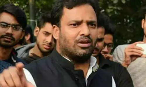 मुख्यमंत्री ने ख़ुद को मदारी और पुलिस को जमूरा बना दिया है- शाहनवाज़ आलम मुख्यमंत्री ने ख़ुद को मदारी और पुलिस को जमूरा बना दिया है- शाहनवाज़ आलम