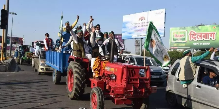 किसान आंदोलन LIVE: किसान आज निकालेंगे ट्रैक्टर मार्च, केएमपी एक्सप्रेस-वे जाम करने की तैयारी