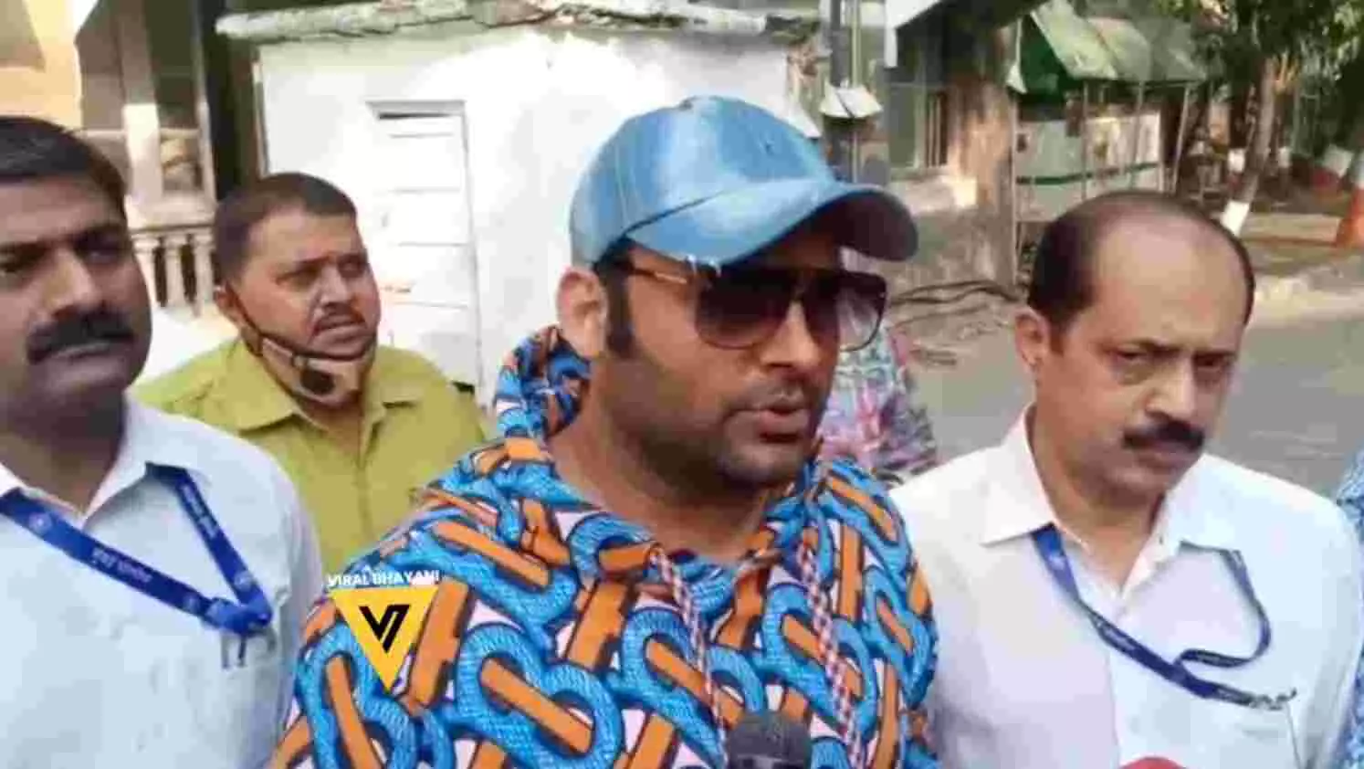 कपिल शर्मा से हुई 5 करोड़ की ठगी, इस मशहूर आदमी के खिलाफ शिकायत लेकर पहुंचे थाने कपिल शर्मा से हुई 5 करोड़ की ठगी, इस मशहूर आदमी के खिलाफ शिकायत लेकर पहुंचे थाने