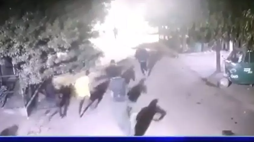 यूपी में दबंगों ने चलाई महिला पत्रकार पर गोली यूपी में दबंगों ने चलाई महिला पत्रकार पर गोली