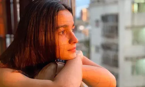 आलिया भट्ट की पालतू बिल्ली की मौत, सोशल मीडिया पर लिखा भावुक पोस्ट- अलविदा मेरी परी आलिया भट्ट की पालतू बिल्ली की मौत, सोशल मीडिया पर लिखा भावुक पोस्ट- अलविदा मेरी परी