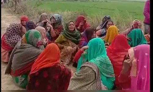 नलकूप पर सो रहे युवक की फावड़ा मारकर हत्या नलकूप पर सो रहे युवक की फावड़ा मारकर हत्या