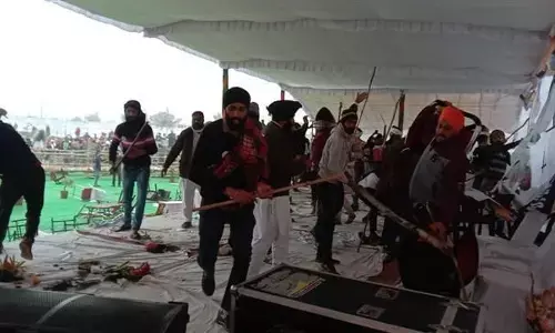 हरियाणा : करनाल में बवाल के बीच खट्टर को रद्द करना पड़ा दौरा, पुलिस ने किसानों पर किया लाठीचार्ज, आंसू गैस के गोले दागे हरियाणा : करनाल में बवाल के बीच खट्टर को रद्द करना पड़ा दौरा, पुलिस ने किसानों पर किया लाठीचार्ज, आंसू गैस के गोले दागे