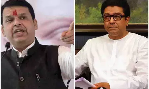 महाराष्ट्र सरकार ने घटाई पूर्व सीएम देवेंद्र फडणवीस और राज ठाकरे की सुरक्षा, विपक्ष हमलावर महाराष्ट्र सरकार ने घटाई पूर्व सीएम देवेंद्र फडणवीस और राज ठाकरे की सुरक्षा, विपक्ष हमलावर