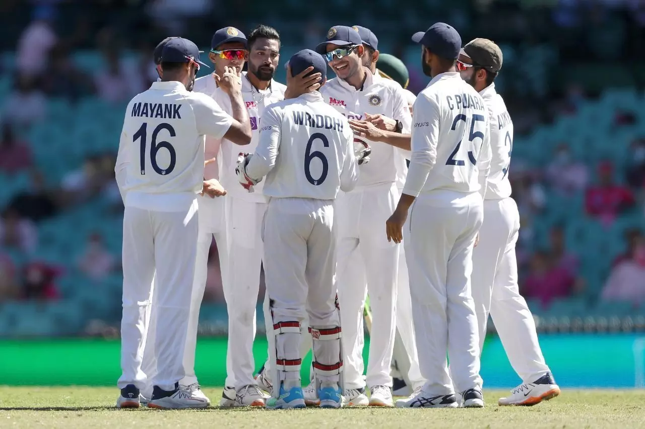 INDvAUS : बल्लेबाजों की हिम्मत के आगे ऑस्ट्रेलिया बेदम, अश्विन-विहारी ने सिडनी टेस्ट ड्रॉ कराया