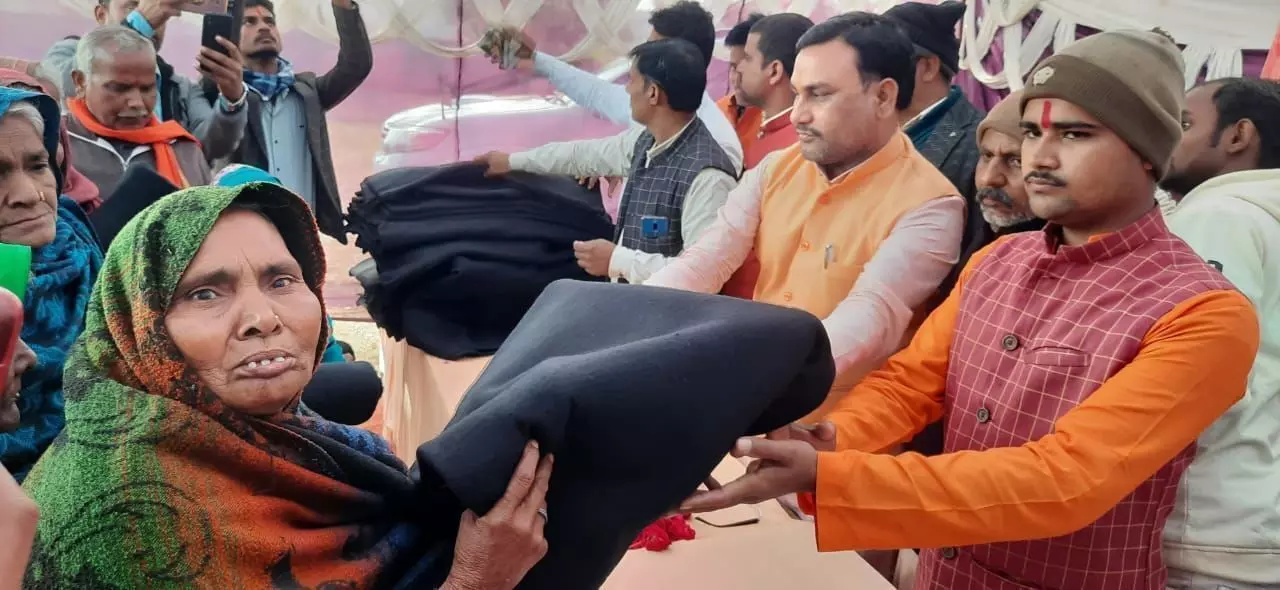 गरीब बेसहारा लोगो की मदद करके सकून मिलता है - रामबाबू दिवेदी गरीब बेसहारा लोगो की मदद करके सकून मिलता है - रामबाबू दिवेदी
