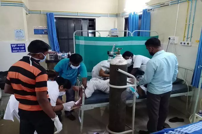 केंद्रीय मंत्री की कार हुई चकनाचूर, मंत्री की पत्नी और ड्राइवर की मौके पर मौत, मंत्री गंभीर घायल केंद्रीय मंत्री की कार हुई चकनाचूर, मंत्री की पत्नी और ड्राइवर की मौके पर मौत, मंत्री गंभीर घायल