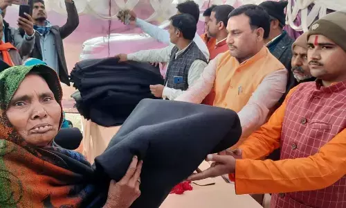 गरीब बेसहारा लोगो की मदद करके सकून मिलता है - रामबाबू दिवेदी गरीब बेसहारा लोगो की मदद करके सकून मिलता है - रामबाबू दिवेदी