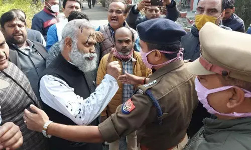 थम नहीं रही आप विधायक सोमनाथ भारती की मुश्किलें थम नहीं रही आप विधायक सोमनाथ भारती की मुश्किलें