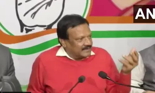 कांग्रेस नेता का अजीब लॉजिक- 15 साल की उम्र में बच्चे पैदा करने लायक हो जाती हैं लड़कियां! कांग्रेस नेता का अजीब लॉजिक- 15 साल की उम्र में बच्चे पैदा करने लायक हो जाती हैं लड़कियां!